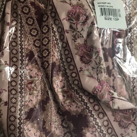 Gal meets glam Liza dress - Picture 4 of 8